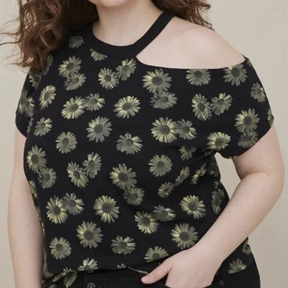 Torrid 3 Womens LoveSick Asymmetrical Cold Shoulder Tee Cotton Daisy Black - Picture 9 of 9